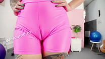 Round Butt Latin Babe has Deep Camel-toe Slit in Shiny Pink Yoga Pants