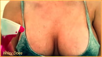 MEGA VIDEO - MILF is braless and pours water on her amazing tits
