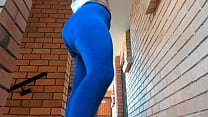 Sexy black babe outdoor in tight leggings showing off big-ass