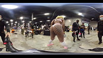 webcam girl jiggles boobs and booty at convention