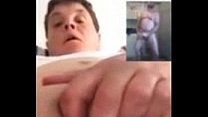 Une grosse moche se branle sur Skype