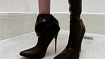 High heel boots filled with piss
