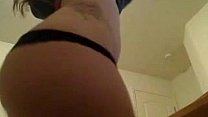 Hot ass shaking from sexy webcam babe