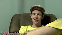 Amateur receives blowjob from kinky guy