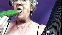 Granny  plassen with cucumber