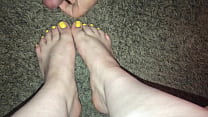 Feet get blasted with a great cumshot