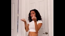 Teen Latina twerking