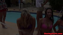 Les college babe pussyeaten poolside