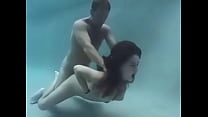 Sexo Bajo El Agua