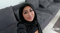Blackmaling Hijab Wearing 18yo For Sex