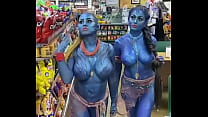 Ricas cosplayer en súpermarket