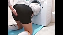 The roommate got stuck in the washing machine and was fucked in a narrow pussy