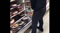 日本人の放尿 Shameless Japanese exposed Standingpee in convenience store