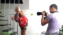 Fat bitch after filming gave herself to fuck the photographer