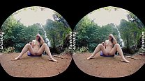 Amateur lesbian babes from Yanks VR Endza and Sierra are gorgeous while they make out in front of waterfall in this hot 3D video