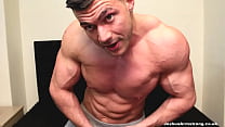 A full on muscle masturbation show