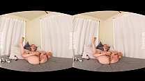 Short haired amateur flexible cutie from Yanks Iris Ives toying her both holes to orgasm in this amazing VR video