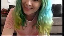 dyed hair beauty masturbates on cam