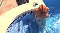 Mature MILF Melanie gets horny in the pool