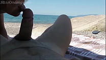 On a public beach a stranger catches a young girl while giving a blowjob near people - Miss Creamy