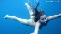 Hot babes naked underwater in the sea