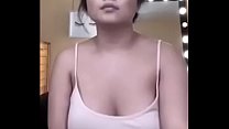 Chica  hermosa por la webcam tetona