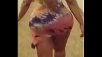 Girl with Phat ass clapping and walking