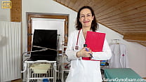 Lesbian doctor Di Devi makes her naked patient Foxy Rae cum in gyno chair