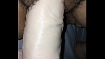 Vagina peluda y comilona de dildo