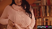 Playboy18.com - Glamorous MILF housewife presenting a sensual striptease