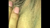 Olivia se mete rico los dedos en la vagina carnosa