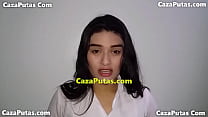 Morrita de 21 le es infiel a su novio y se deja romper su culo virgen en un casting - CazaPutas.com