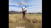 Calentando te con disfraz de Panda