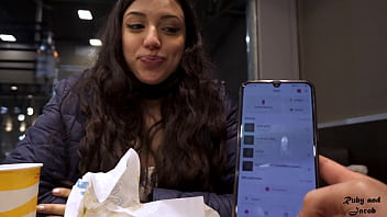 Latina adora el helado con semen luego de comer en mcdonals mientras tiene el vibrador adentro - Ruby and jacob