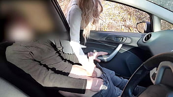 Young girl helped jerking guy in a car cum